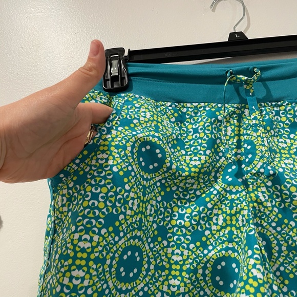 Columbia Blue & Green Shorts - Picture 4 of 6